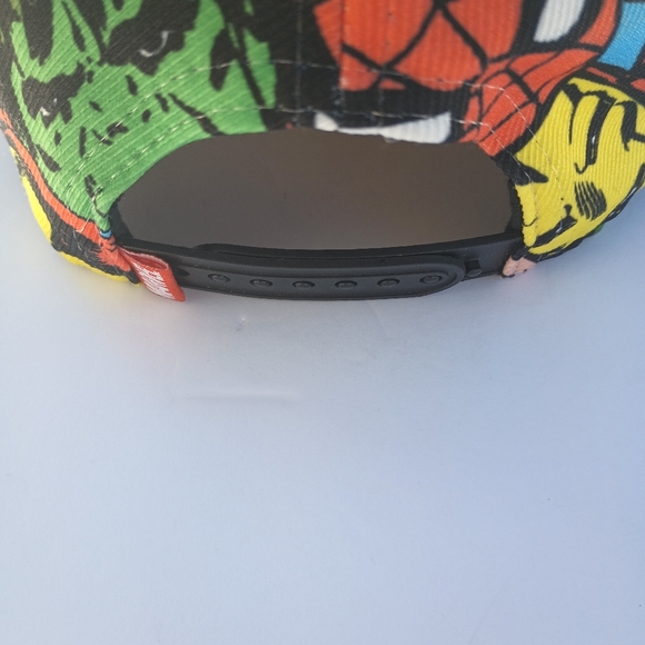 Marvel hat - Picture 2 of 4